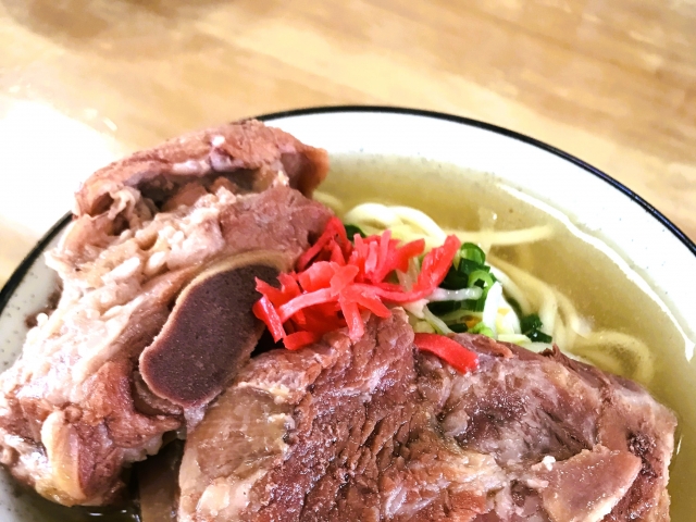 ソーキソバ、丸吉食堂